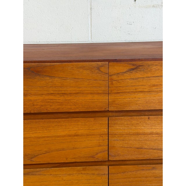 Teak Dresser in Style of Arne Wahl Iversen for Vinde Mobelfabrik Chest of Drawers Mid-Century Modern Denmark 1960s For Sale In Los Angeles - Image 6 of 10