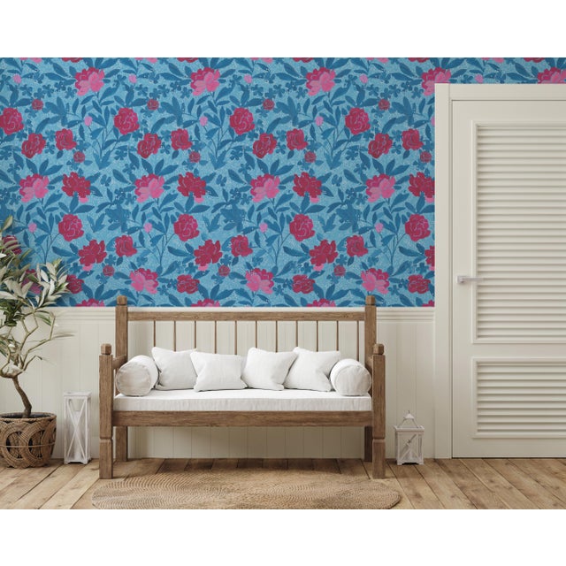 Non-woven fiber-based material with a smooth satin finish. We use the latest digital technology providing the highest...