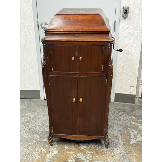 Traditional Antique Victor Victrola XVI Phonograph For Sale - Image 3 of 12