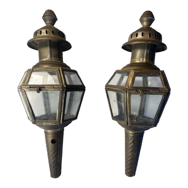 Antique Brass Carriage Buggy Oil Lamps Set of 2 – Vintage Decorative Lanterns For Sale