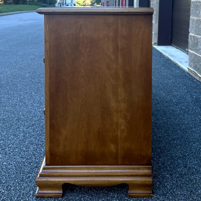 Vintage Drexel American Treasury Collection Rustic Traditional Maple & Pine 7 Drawer Lowboy Double Dresser For Sale - Image 11 of 17