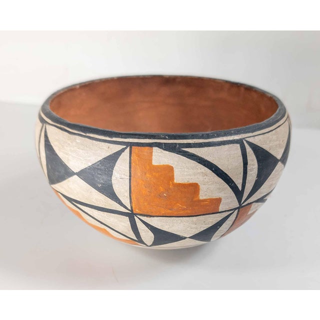 Antique White 20th Century Southwest Native American Indian Acoma Polychrome Pottery Bowl For Sale - Image 8 of 11