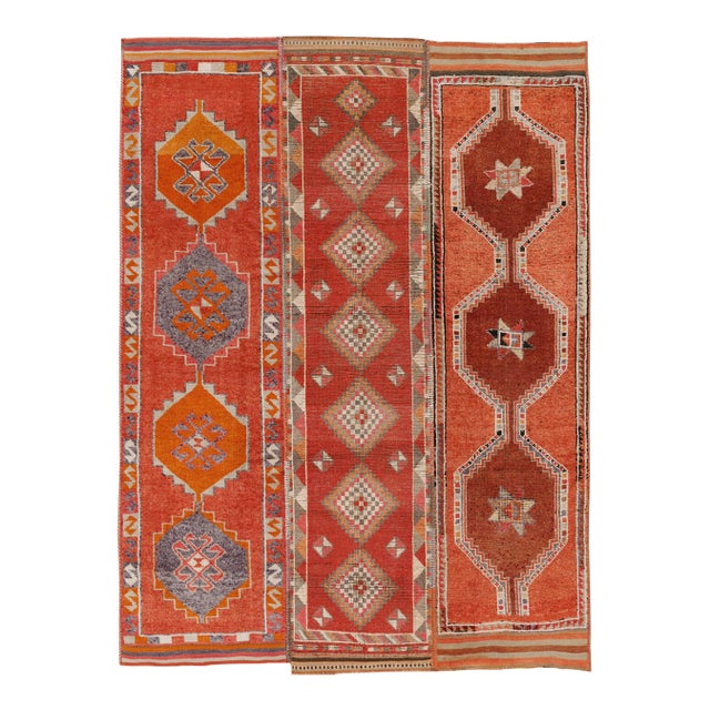 Galerie Shabab Collection Mid-20th Century Turkish Anatolian Room Size Carpet For Sale