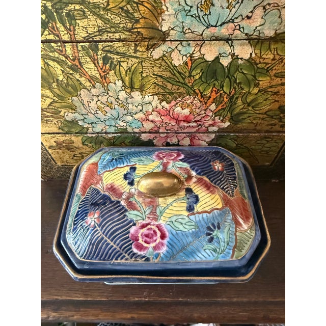 Ceramic Vintage Winterthur Oriental by Vintage Accent Tobacco Leaf Style Porcelain Lidded Box For Sale - Image 7 of 8