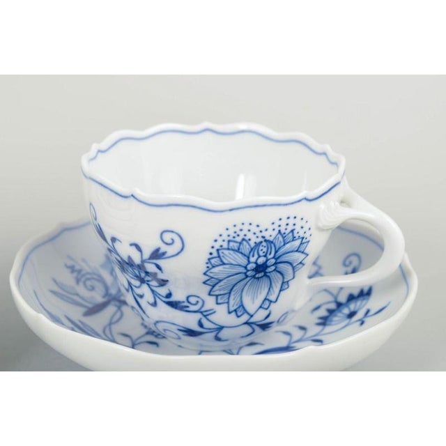 Mid-Century Blue Onion Porcelain Coffee Cups and Saucers from Meissen, Set of 6 For Sale - Image 3 of 5