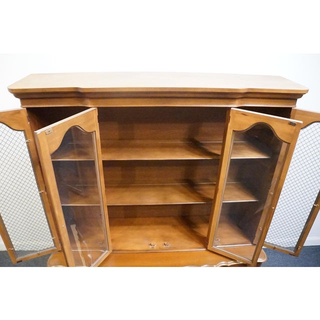 Broyhill Furniture Solid Hard Rock Maple Country French Provincial 59" Buffet W. China Cabinet 5000-10 / 5000-20 For Sale In Kansas City - Image 6 of 15