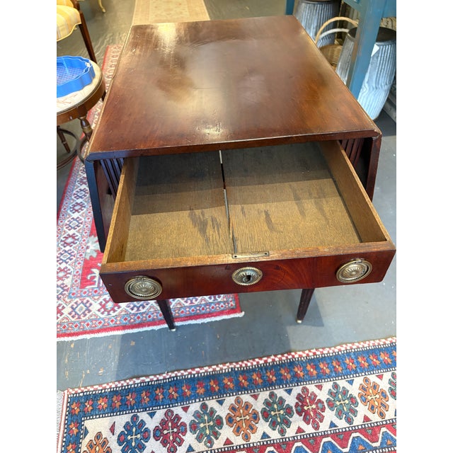 19th Century Antique Mahogany Federal Style Drop Leaf Table For Sale In Boston - Image 6 of 12