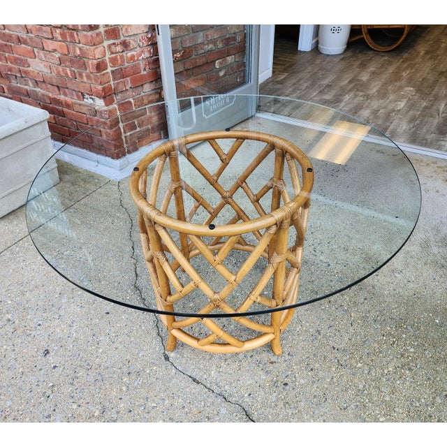 Mid 20th Century Chinese Chippendale Style Rattan Barrel Dining Chairs and Table - Set of 5 For Sale - Image 11 of 12