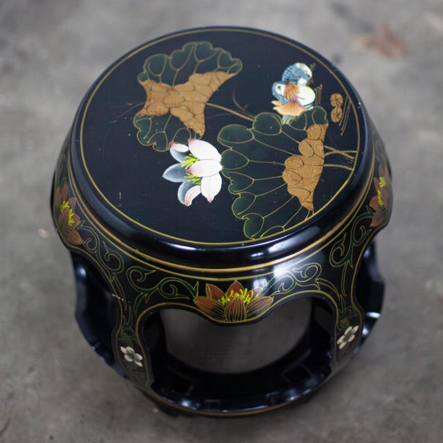 Late 20th Century Chinoiserie Chinese Garden Stool or Small Side Table Black Lacquer W/Asian Details For Sale - Image 4 of 15