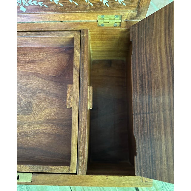 Brown 1990s Indian Mughal Teak Wood Dowry Jewelry Box White Inlay Anglo India Lock Key Vintage For Sale - Image 8 of 12