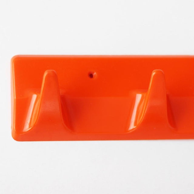 Real 1970s / 1980s Space Age / Plastic Era Wall coat hanger / hook rail / rack Manufacturer: VEB Kombinat Made in GDR...