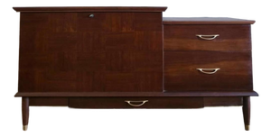 Vintage Cavalier Co. Mid-Century Cedar Chest