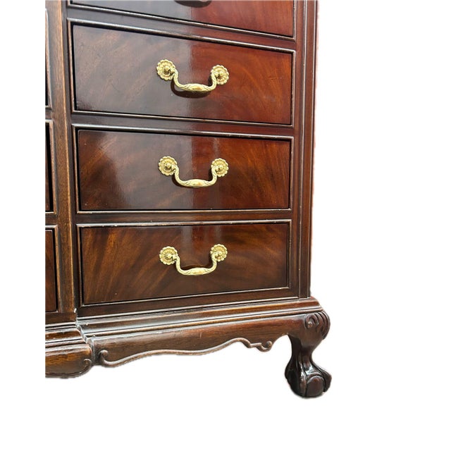 Late 18th Century Drexel Heritage 18th Century Burled Mahogany Chest of Drawers For Sale - Image 5 of 8