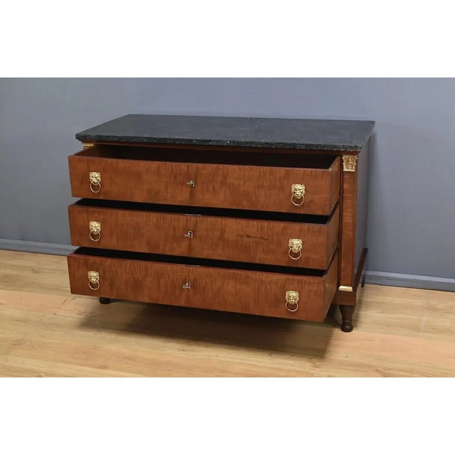 Empire Chest of Drawers in Mahogany For Sale - Image 4 of 18