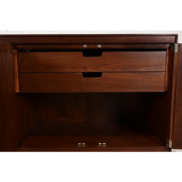 Wood 1960s Paul McCobb Mid-Century Modern Walnut Sideboard Credenza, Newly Refinished For Sale - Image 7 of 15