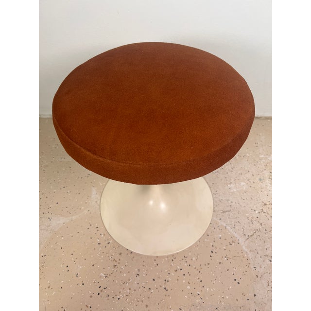 A great mid-century piece. Manufactured by Knoll approximately 1950s- 1970s. No signage of Knoll since it has been...