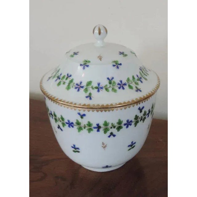 Early 19th Century French Empire Nast Old Paris Porcelain Cornflower Sprig Sucrier Sugar Bowl For Sale In New York - Image 6 of 11