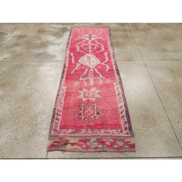 Galerie Shabab Collection Mid-20th Century Turkish Anatolian Runner For Sale - Image 4 of 10