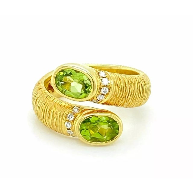 Late 20th Century Michelle Albala Peridot 18k Yellow Gold Diamond Bypass Band Ring, Size 5.5 For Sale - Image 5 of 8