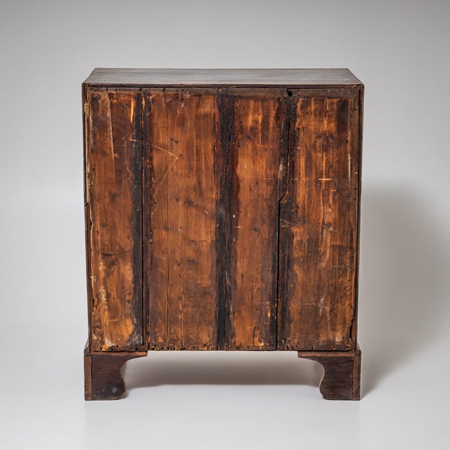 Antique English George III Chest of Drawers, 1800s For Sale - Image 5 of 8