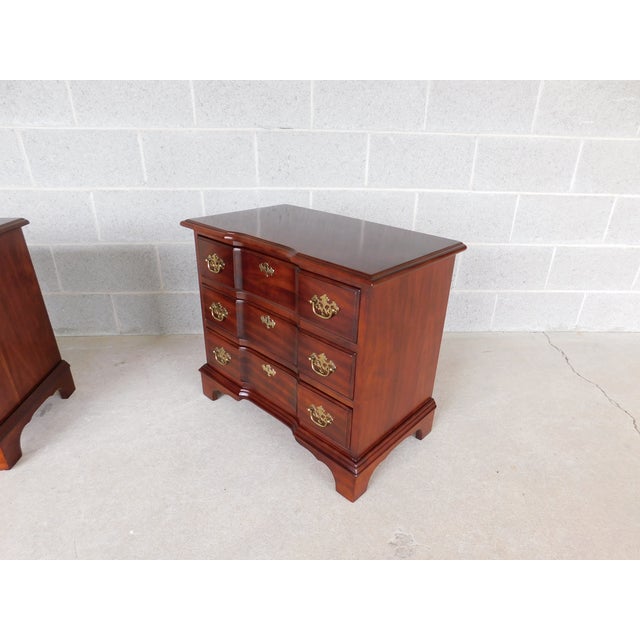 English Superior Furniture Co. Goddard Block Front Style Nightstands - A Pair For Sale - Image 3 of 18