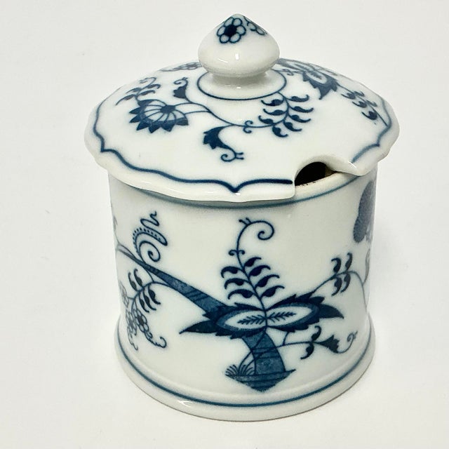 Blue 1950s Vintage Japanese Chinoiserie Meissen Blue Danube Lidded Jam Preserve Jar. For Sale - Image 8 of 10