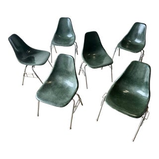 Vintage Mid Century Modern Stacking Fiberglass Shell Chairs in the Style of Eames- Set of 6 For Sale