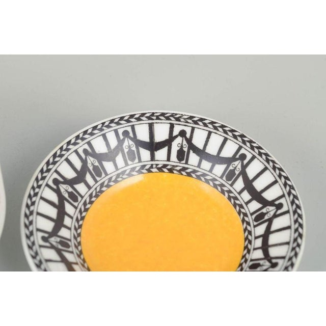 Faience Bowls with Yellow Centre and Decorative Border from Royal Worcester, 1920s, Set of 5 For Sale - Image 3 of 5