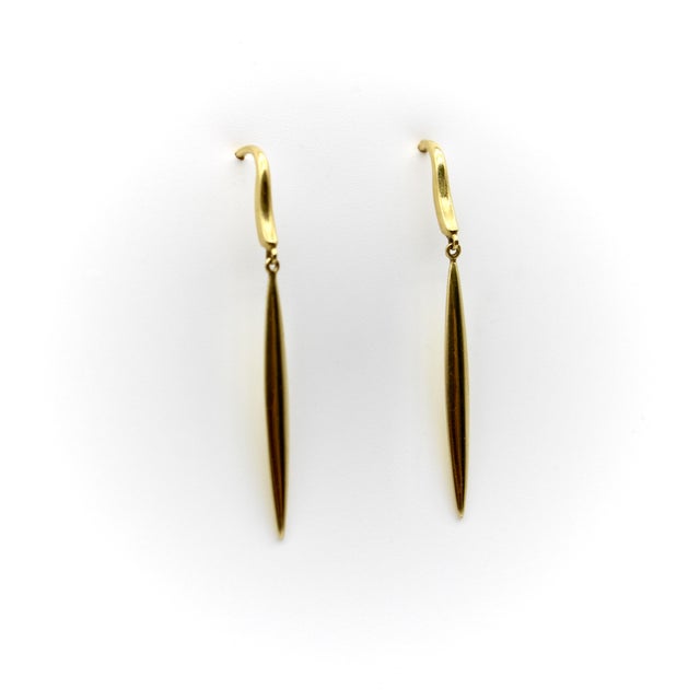 Tiffany and Co. Vintage 18k Gold Tiffany & Co. Feather Drop Earrings, Pair For Sale - Image 4 of 9