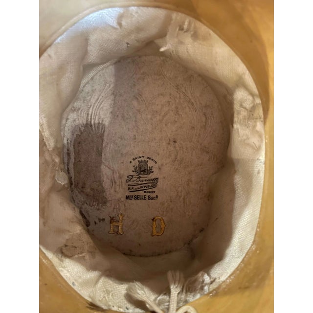 Brown Mid-19th Century French Oval Pigskin Leather Hat Box With Original Top Hat For Sale - Image 8 of 13