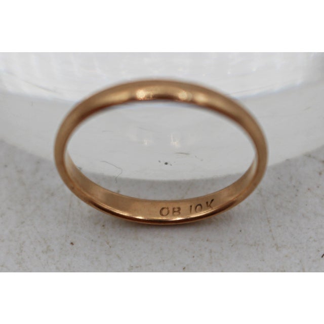 Antique 10k gold child's ring. Approx. size 3. 1 gram weight. 5/8" dia.