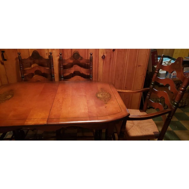 American 1940s Vintage Dining Table and Chairs With Details - Set of 5 For Sale - Image 3 of 7