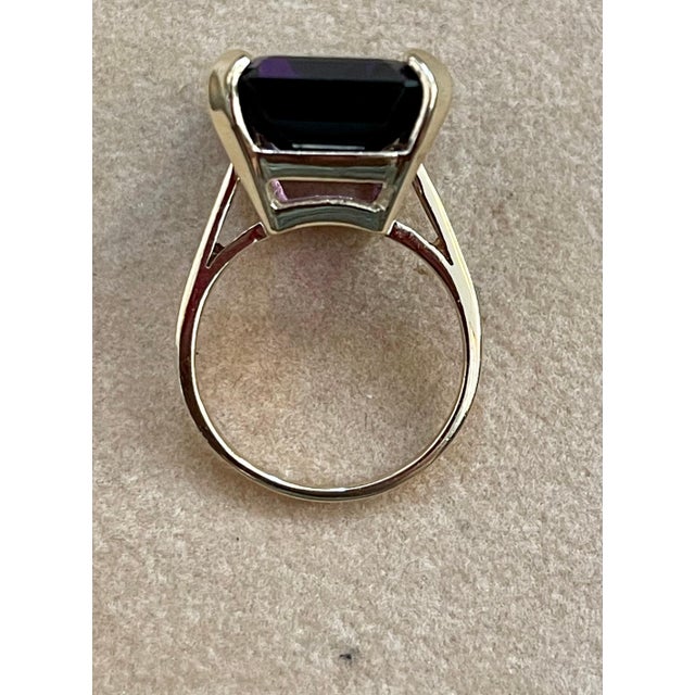15 Carat Emerald Cut Amethyst Cocktail Ring in 14 Karat Yellow Gold For Sale In New York - Image 6 of 18