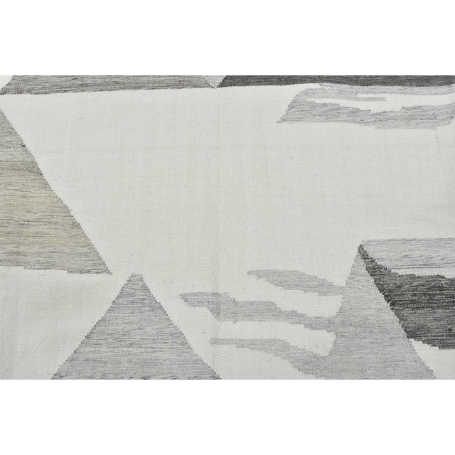 2020s Abstract Kilim Rug 8’9” X 12’3” White Gray Wool Handwoven Carpet For Sale - Image 5 of 14