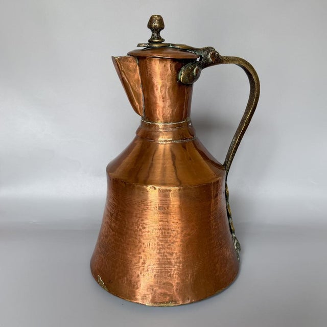 Georgian Hand-Hammered Copper Pitcher with Hinged Lid and Brass Mounts, 1800s For Sale - Image 11 of 18