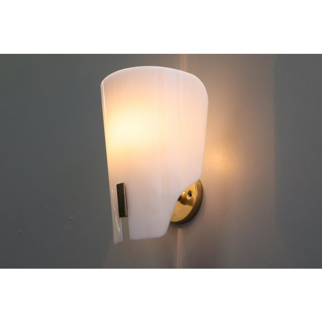 Gino Sarfatti Model 167 PX Methacrylate White Wall Lamps by Gino Sarfatti for Arteluce, 1950s, Set of 2 For Sale - Image 4 of 16