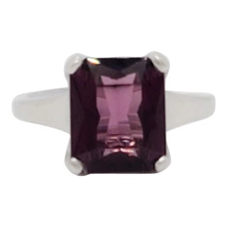 Purplish Pink Spinel Solitaire Ring in 18k White Gold, size 7 For Sale