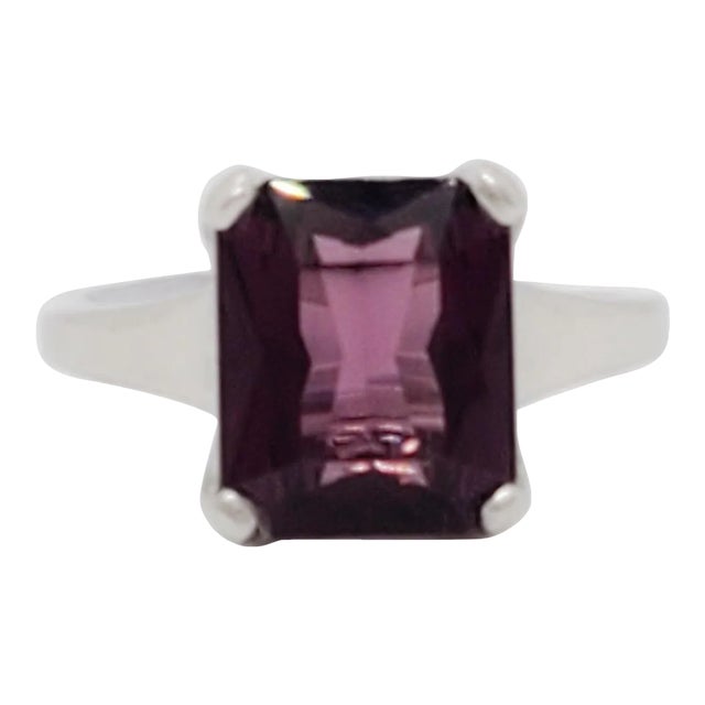Purplish Pink Spinel Solitaire Ring in 18k White Gold, size 7 For Sale