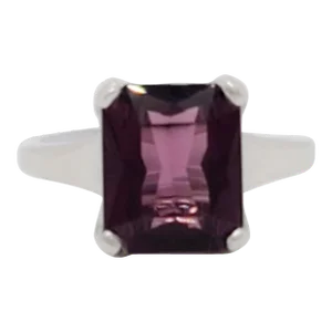 Purplish Pink Spinel Solitaire Ring in 18k White Gold, size 7