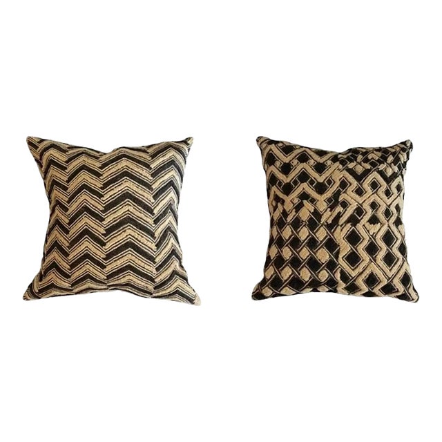 Graphic Kuba Shoowa Raffia Grass + Silk Pillows, Set of 2 (Congo), Hand-Sewn For Sale