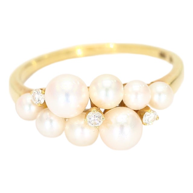 18k Yellow Gold Ring With Eight Pearls & Three Diamond Accents, Size 6.75 For Sale