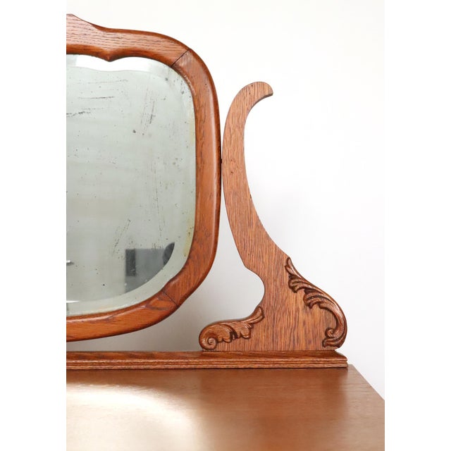 1900s Victorian Oak Serpentine Bonnet Dresser For Sale - Image 4 of 16
