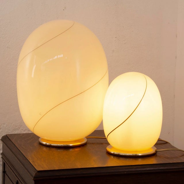 Mid-Century Modern Large Italian Murano Cream-Colored Glass Lamp with Filigree and Brass Base For Sale - Image 3 of 10