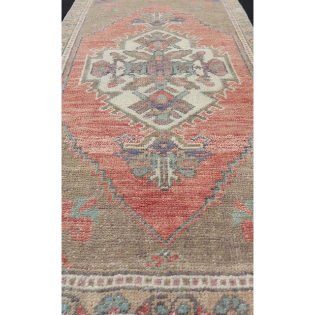 Traditional Vintage Turkish Oushak Rug in All-Over Sub-Geometric Medallion Design 1'8 X 3'4 For Sale - Image 3 of 9