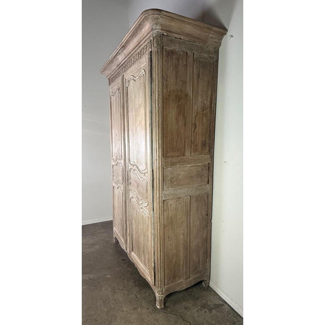 French Provincial Star-Inlaid Armoire, 18th-Century For Sale - Image 10 of 18