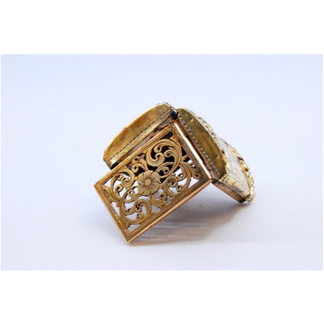 Silver and Gold Vinaigrette Box, in Very Good conditions. Designed before 1890 This piece has an attribution mark, I am...