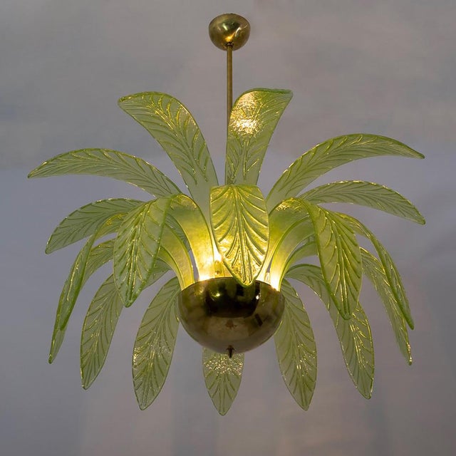Gold Mid-Century Modern Palm Leaves Chandelier in Murano Glass and Brass from Maestri Muranesi, 2000 For Sale - Image 8 of 10