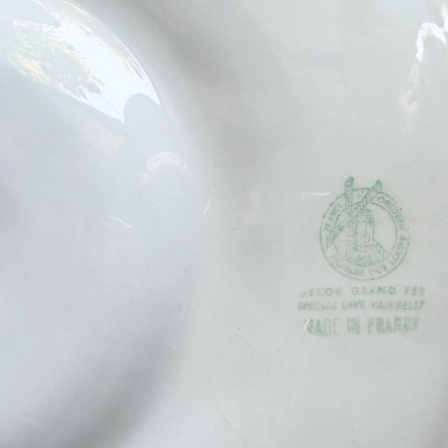 French Provincial Early 20th Century Set of 8 Green French Majolica Oyster Plates & Platter Moulin Des Loups Orchies For Sale - Image 3 of 7
