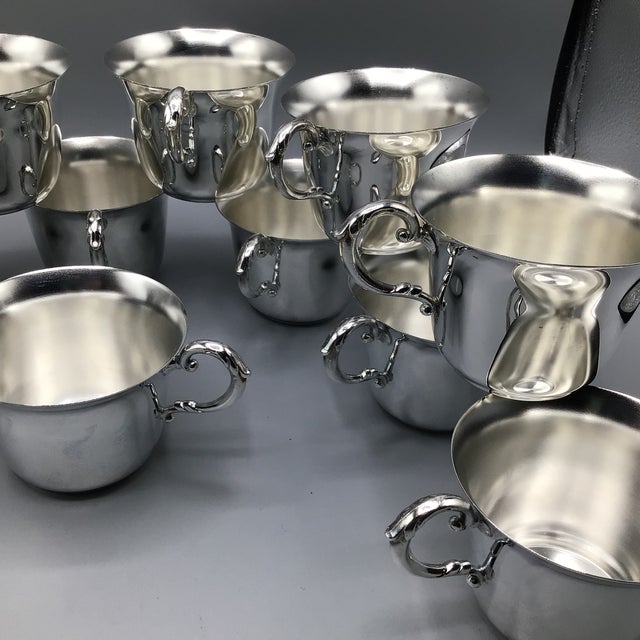 Silver Vintage Oneida Castle Court Silver Plated Punch Bowl Set-Punch Bowl, 12 Cups, 2 Ladles, 1 Platter-Set of 16 For Sale - Image 8 of 12