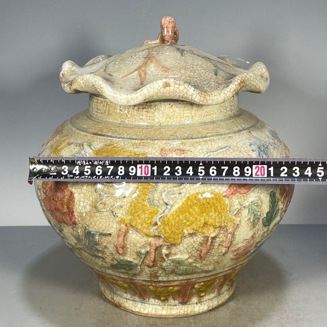 Yellow Large Polychrome Crackle Glaze Ginger Jar With Lotus Leaf Lid and Foo Dog Finial (30cm) For Sale - Image 8 of 9